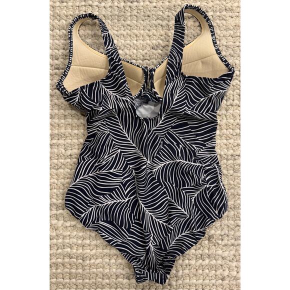 Miraclesuit Lush Lanai Escape One Piece Swimsuit Size 16 - Picture 2 of 6